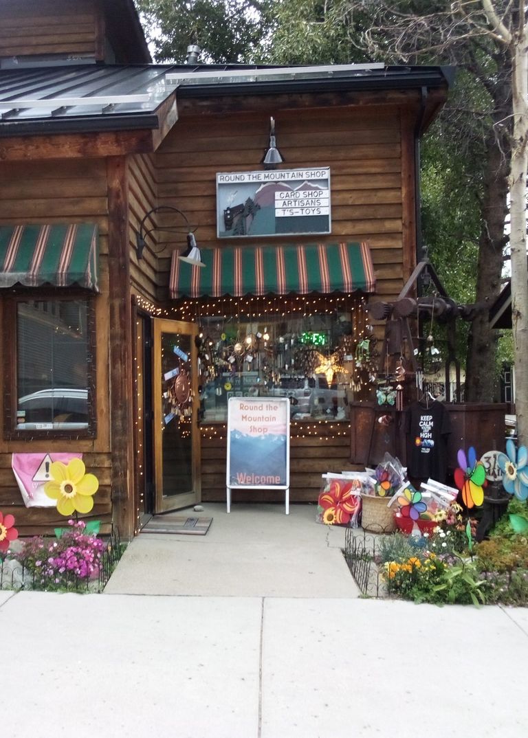 The front door of the gift shop Round the Mountain Gift shop